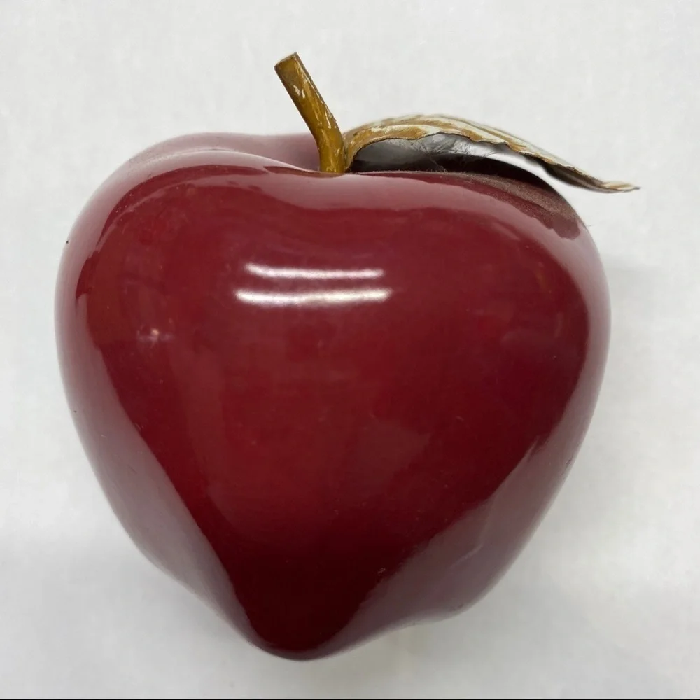 TABLEAU All About APPLES 14 curated vintage items